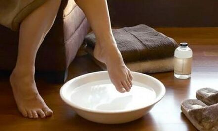 Celandine foot bath for nail fungus